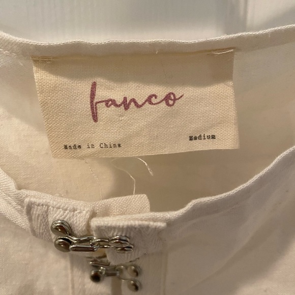 Puff sleeve copped short sleeve top - Picture 2 of 6